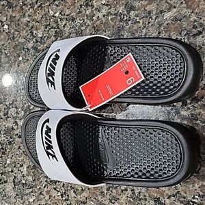 New Nike Benassi JDI slides